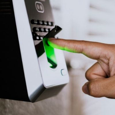 Come aggiungere un impronta alla tua serratura elettrica